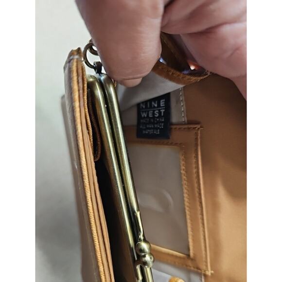 Vtg Nine West Brown Faux Leather Wristlet Micro Mini Bag Kiss Me Change purse - Picture 9 of 11